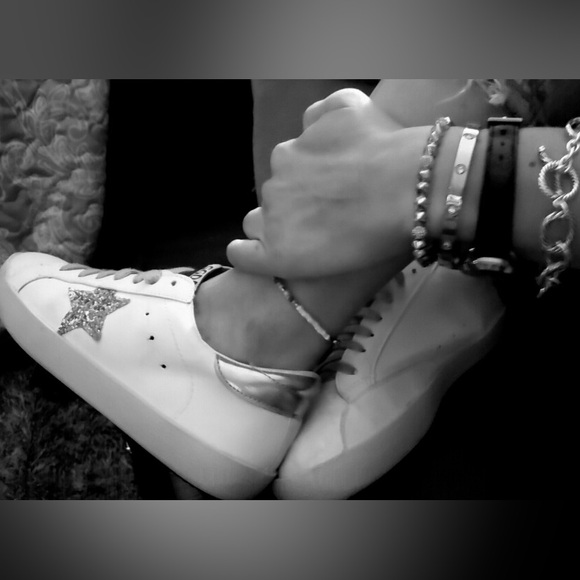 πͺ©ππ«IβM LIVEEEEE! COME HAVE FUN β¨π€ Closet reign is now in session. LETSSSS Gooo0 - Picture 13 of 17